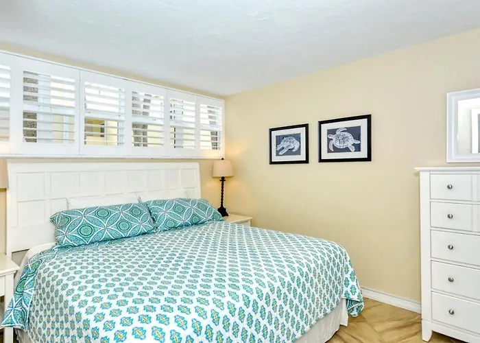 Laplaya 101E-Relax On Your Private Lanai Under The Palms!