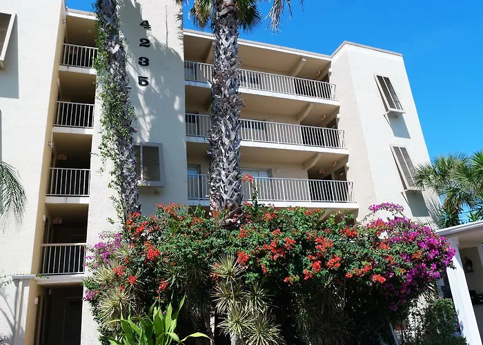 Gulf And Beach View Apartment 403